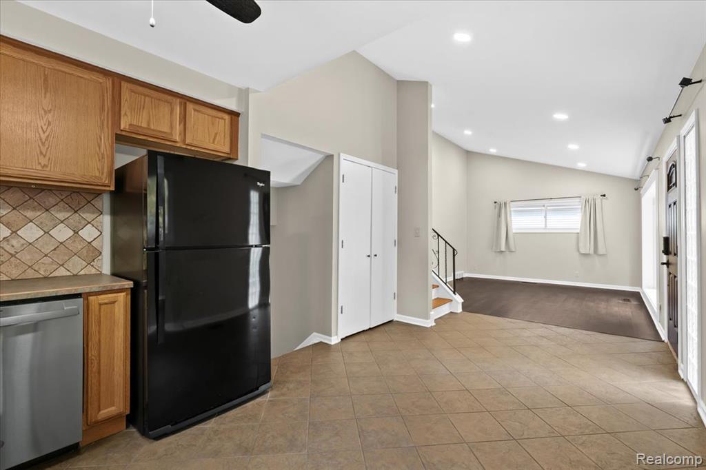 1405 Maple Drive Rochester, MI 48307 - Photo 10 of 26