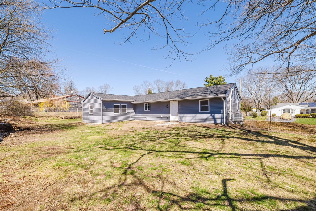 149 Errol Road Brockton, MA 02302 - Photo 11 of 41