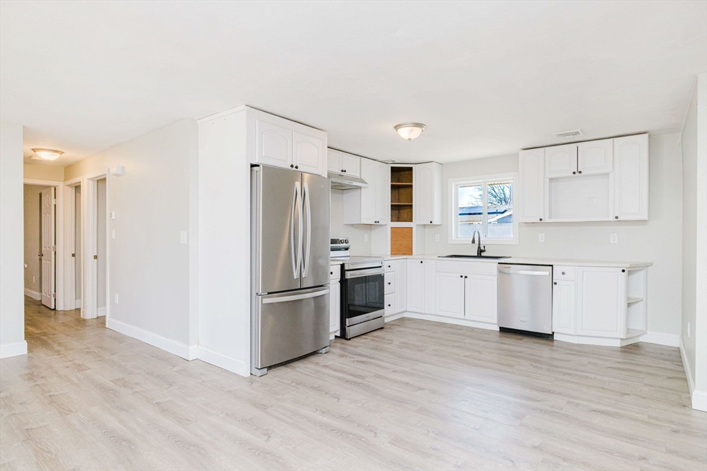 149 Errol Road Brockton, MA 02302 - Photo 18 of 41