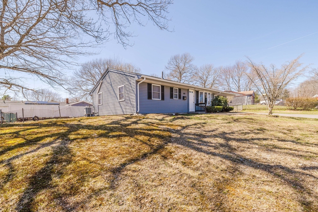 149 Errol Road Brockton, MA 02302 - Photo 5 of 41