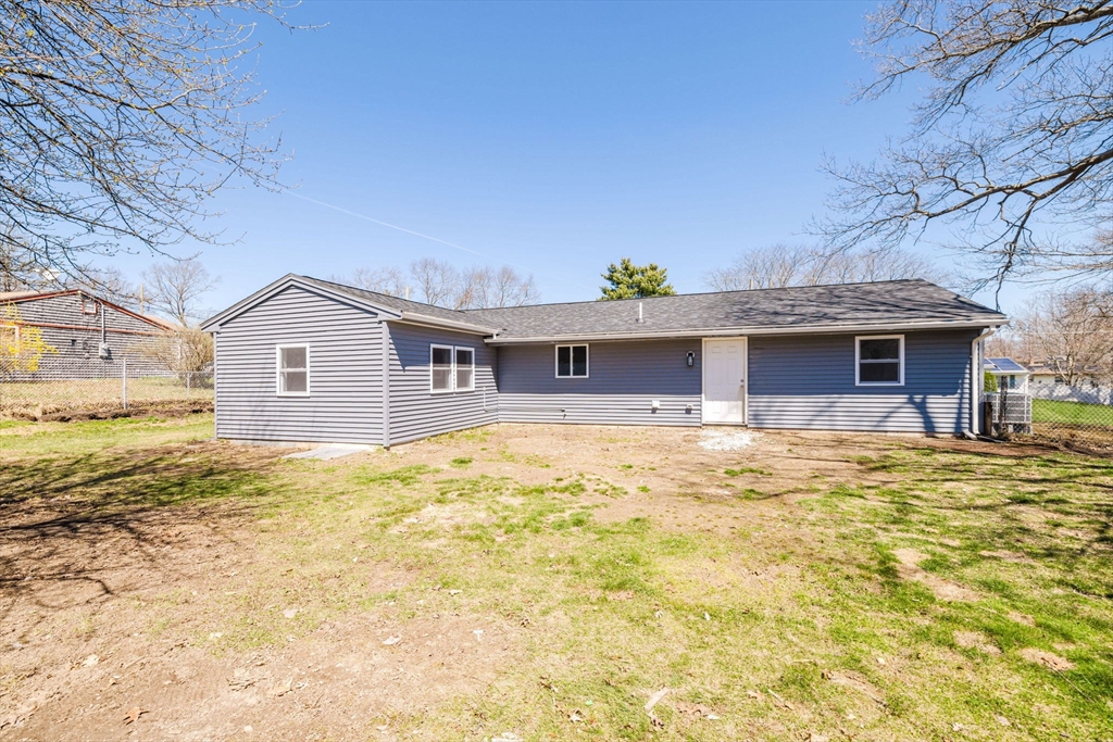 149 Errol Road Brockton, MA 02302 - Photo 10 of 41