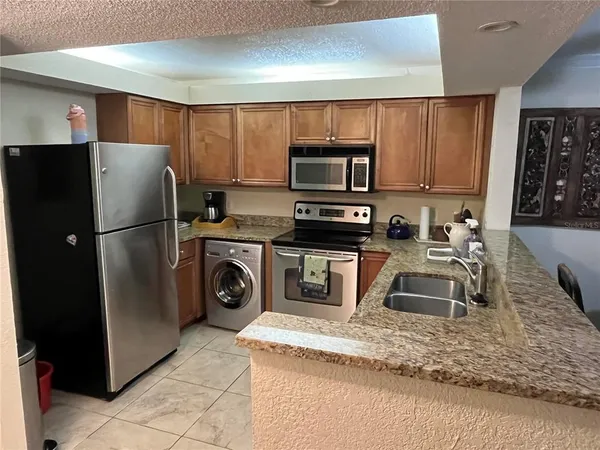 $1,600 | 2740 Coconut Bay Lane, Unit 317, Sarasota, FL 34237