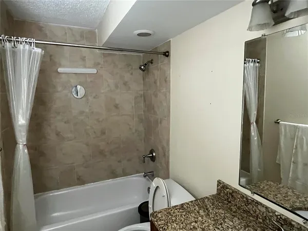 $1,600 | 2740 Coconut Bay Lane, Unit 317, Sarasota, FL 34237