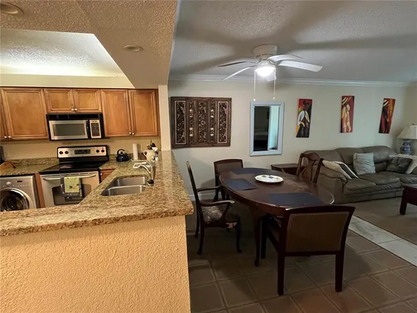 $1,600 | 2740 Coconut Bay Lane, Unit 317, Sarasota, FL 34237