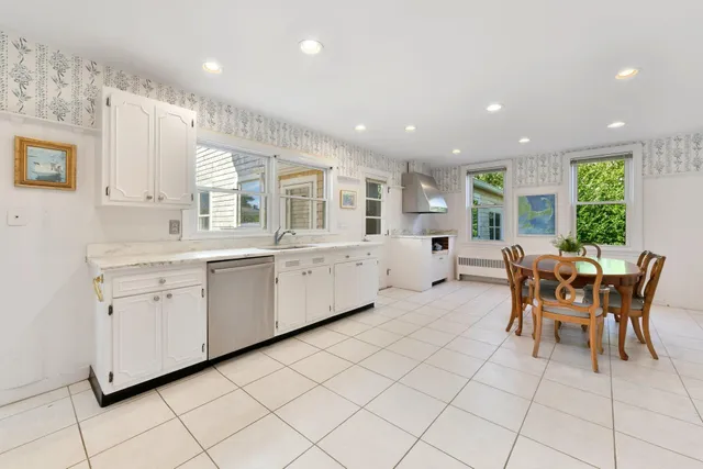 $6,795,000 | 172 Irving Avenue, Hyannis Port, MA 02601