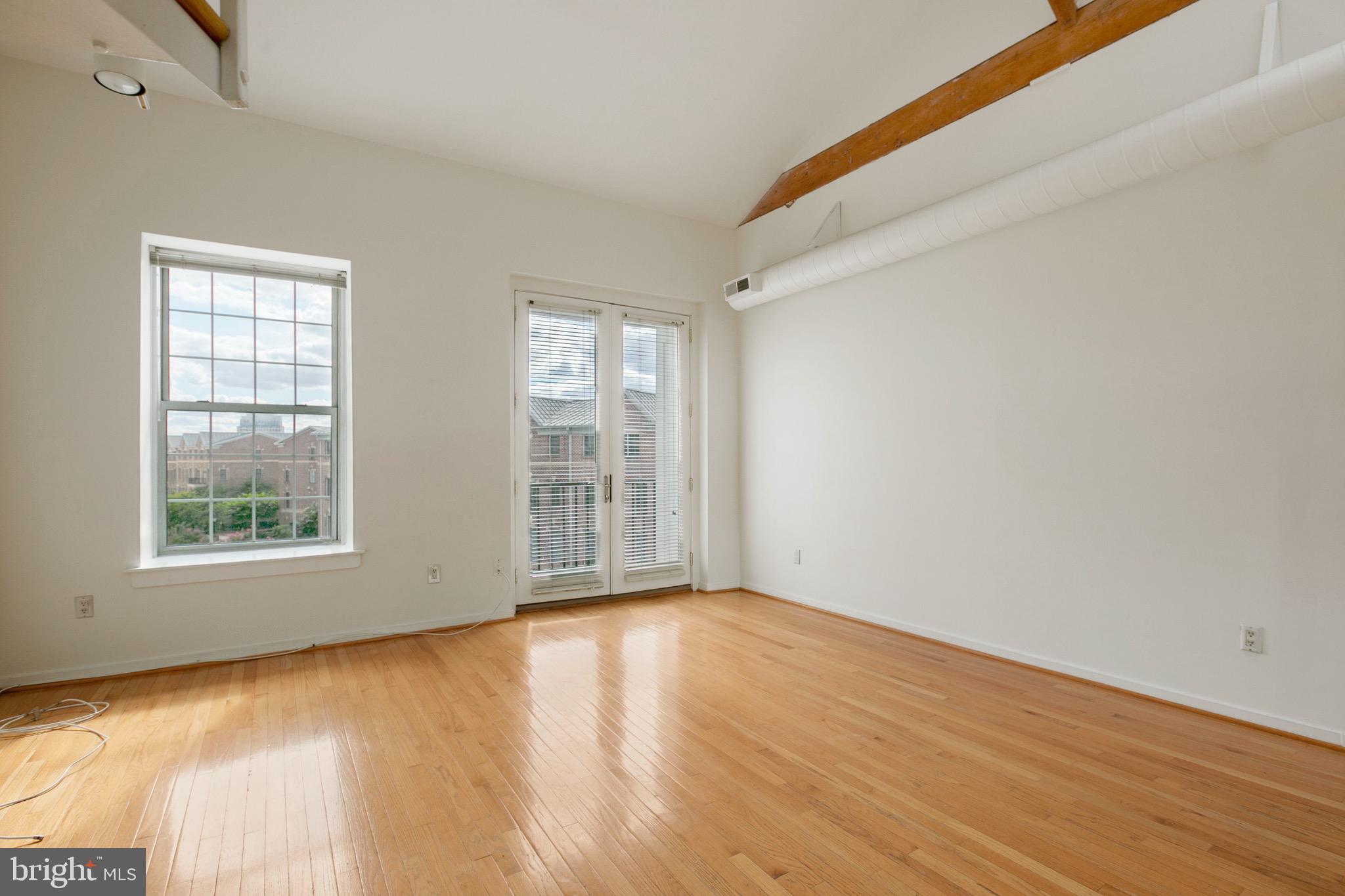 2639 Boston Street, Unit 313 Baltimore, MD 21224 - Photo 4 of 33 tons of natural light and high ceilings throughout