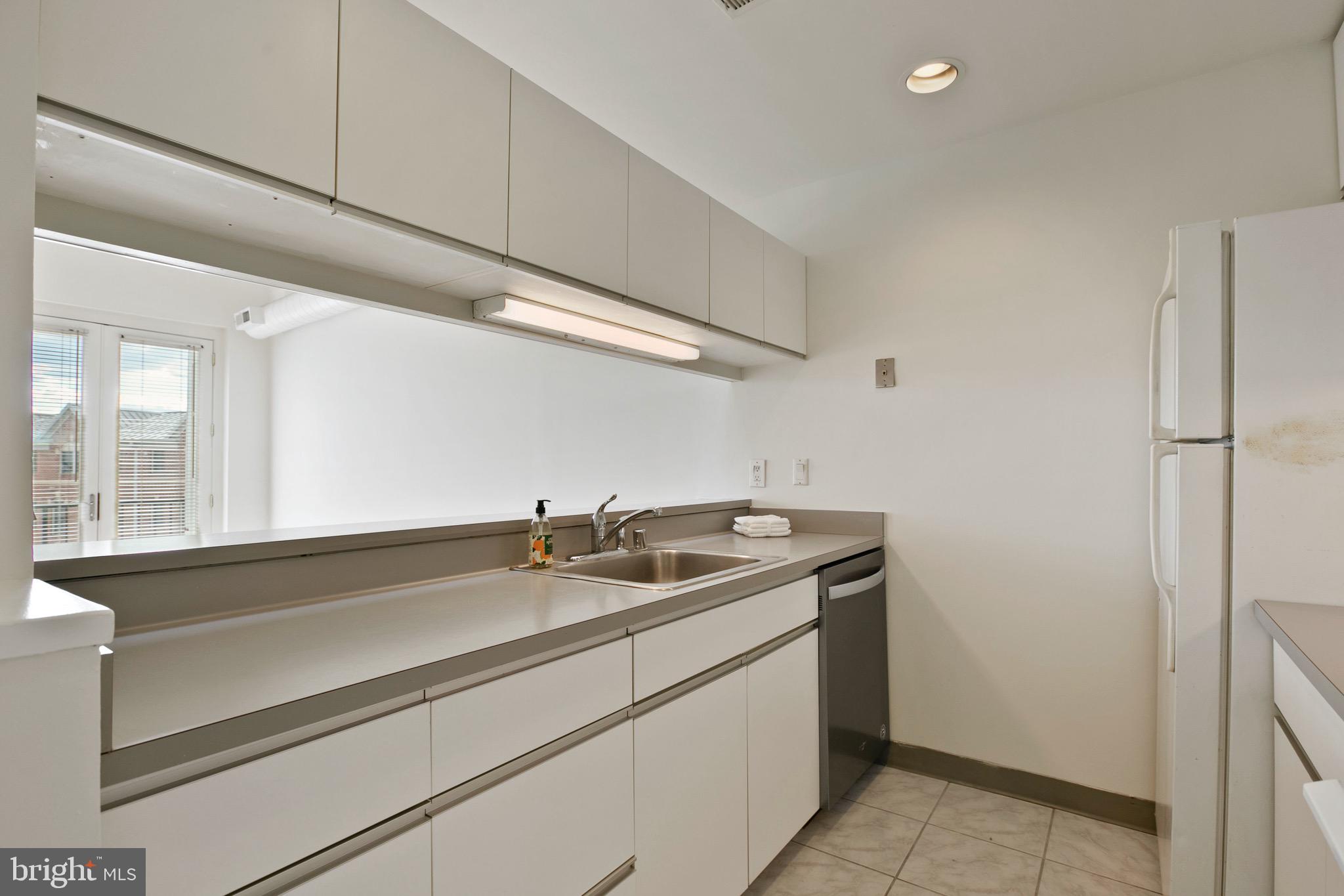2639 Boston Street, Unit 313 Baltimore, MD 21224 - Photo 10 of 33