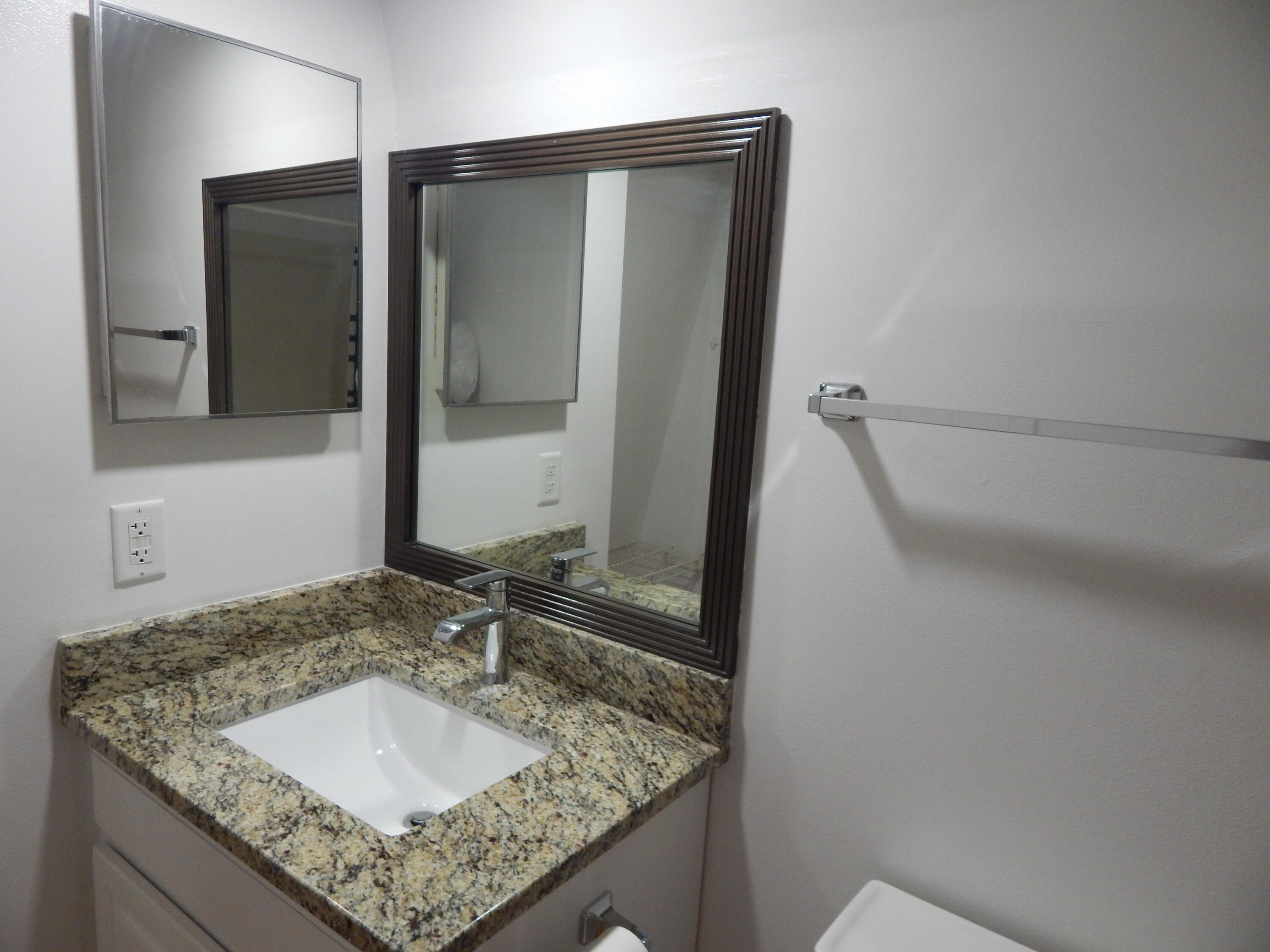 110 North Delaware Boulevard, Unit 13C Jupiter, FL 33458 - Photo 24 of 37 .