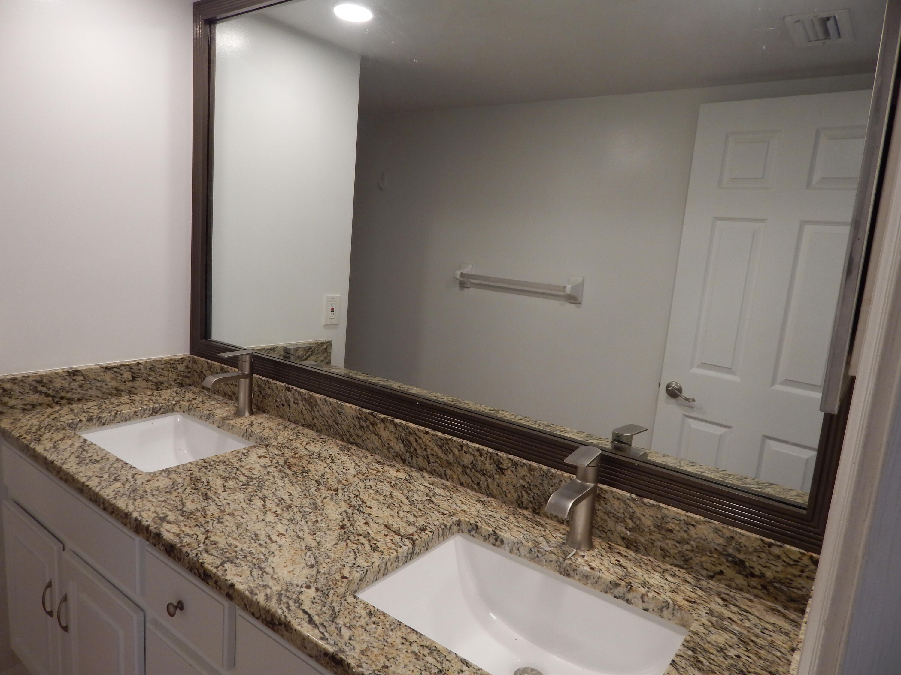 110 North Delaware Boulevard, Unit 13C Jupiter, FL 33458 - Photo 29 of 37 .