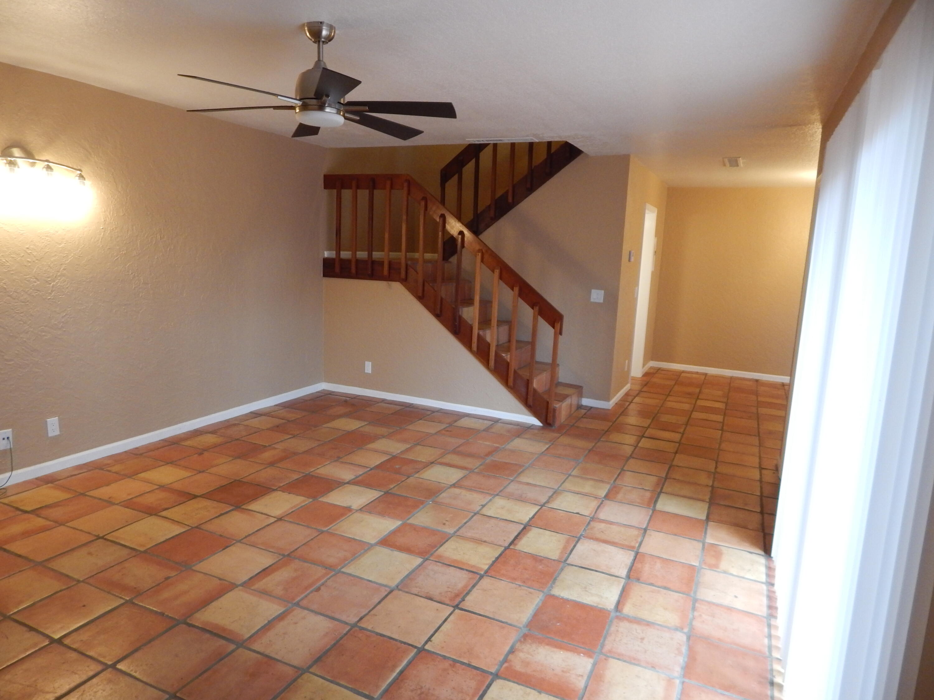 110 North Delaware Boulevard, Unit 13C Jupiter, FL 33458 - Photo 9 of 37 .