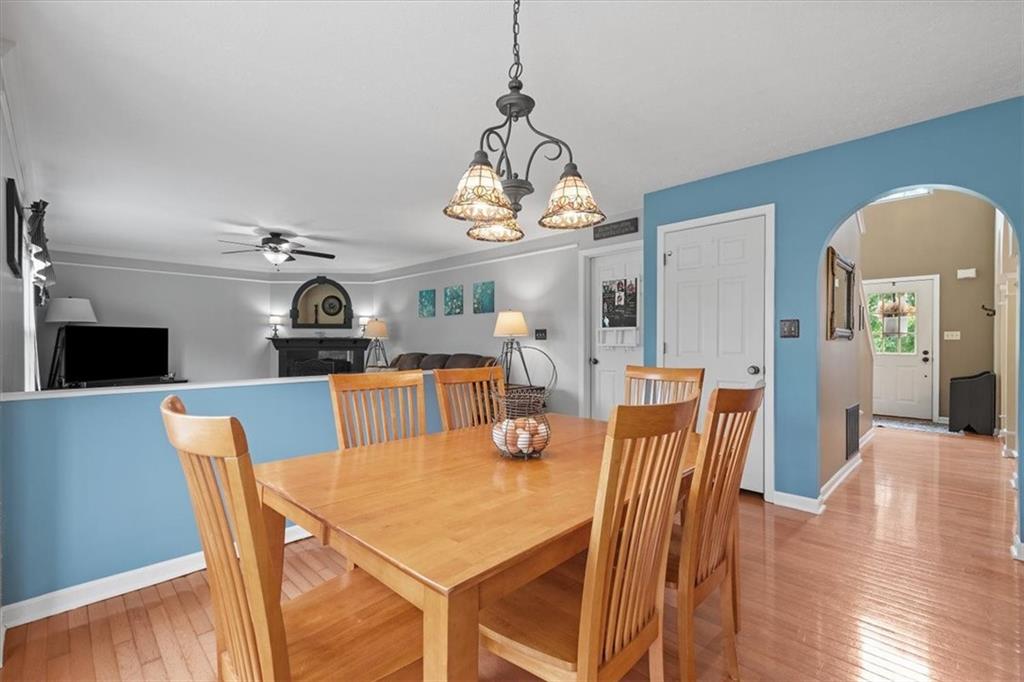 412 Blue Ridge Drive Coraopolis, PA 15108 - Photo 11 of 31 Kitchen