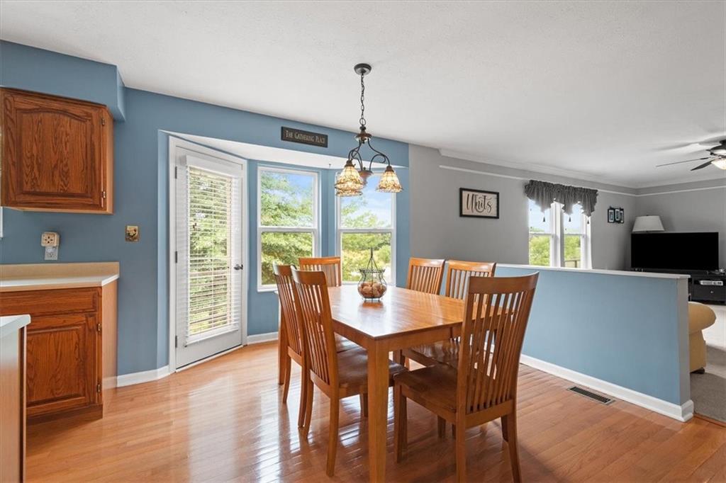 412 Blue Ridge Drive Coraopolis, PA 15108 - Photo 12 of 31 Kitchen