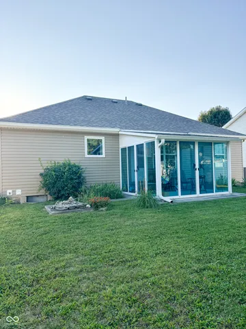 $240,025 | 1712 North Oakmont Avenue, Greensburg, IN 47240