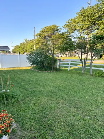 $240,025 | 1712 North Oakmont Avenue, Greensburg, IN 47240