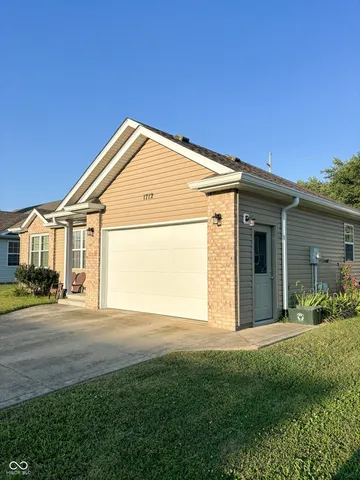 $240,025 | 1712 North Oakmont Avenue, Greensburg, IN 47240