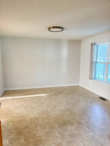 $240,025 | 1712 North Oakmont Avenue, Greensburg, IN 47240