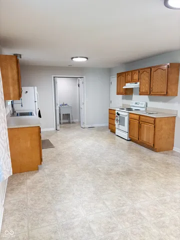 $240,025 | 1712 North Oakmont Avenue, Greensburg, IN 47240