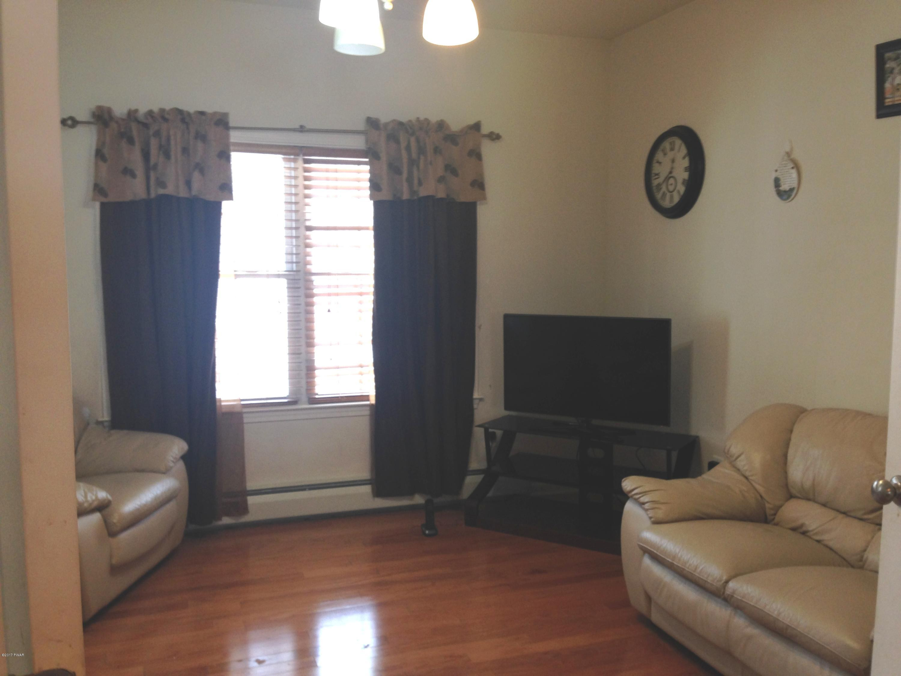 5617 Decker Road Bushkill, PA 18324 - Photo 8 of 34