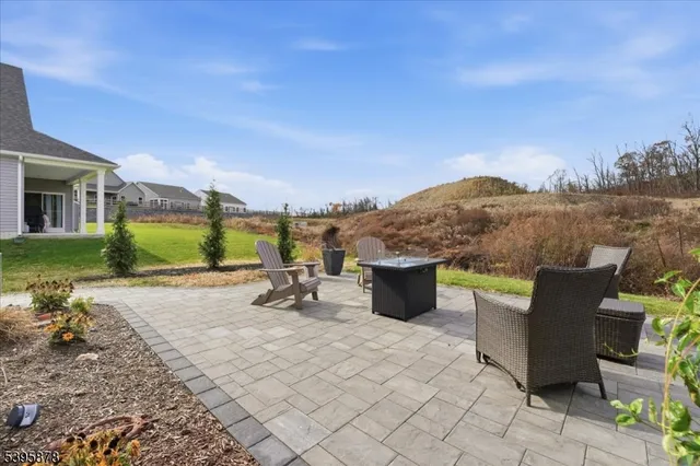 $585,000 | 5 Thomas Knoll Boulevard, Port Murray, NJ 07865