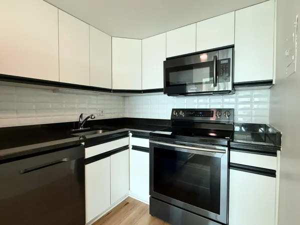 $2,300 | 555 East William Street, Unit 17A, Ann Arbor, MI 48104