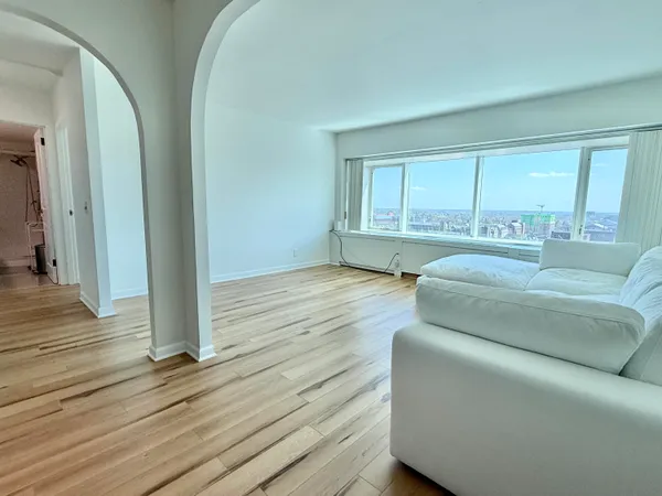 $2,300 | 555 East William Street, Unit 17A, Ann Arbor, MI 48104