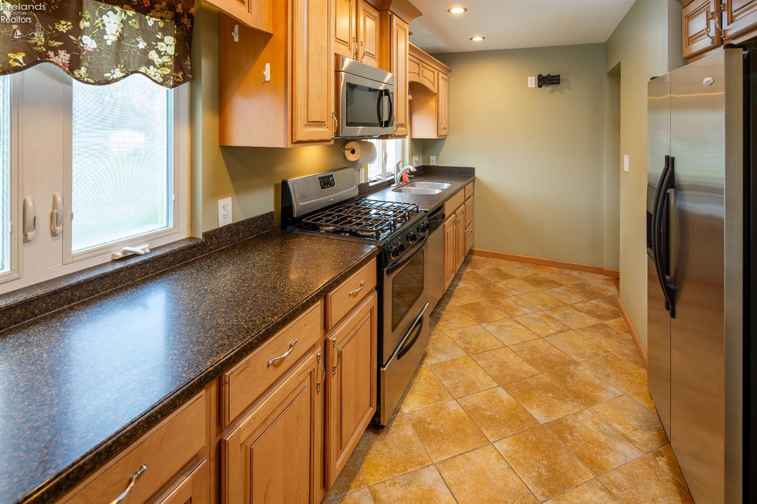 617 Tucker Road Fremont, OH 43420 - Photo 8 of 25 Gallery Image 8
