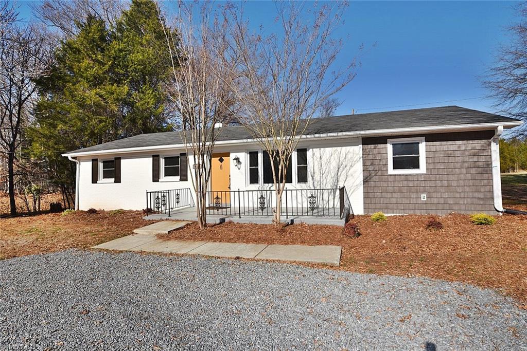 430 Everidge Road Winston-Salem, NC 27103 - Photo 3 of 26 Gallery Image 3