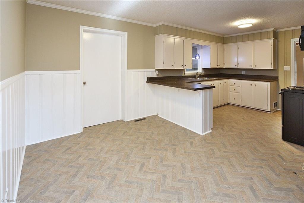430 Everidge Road Winston-Salem, NC 27103 - Photo 6 of 26 Gallery Image 6