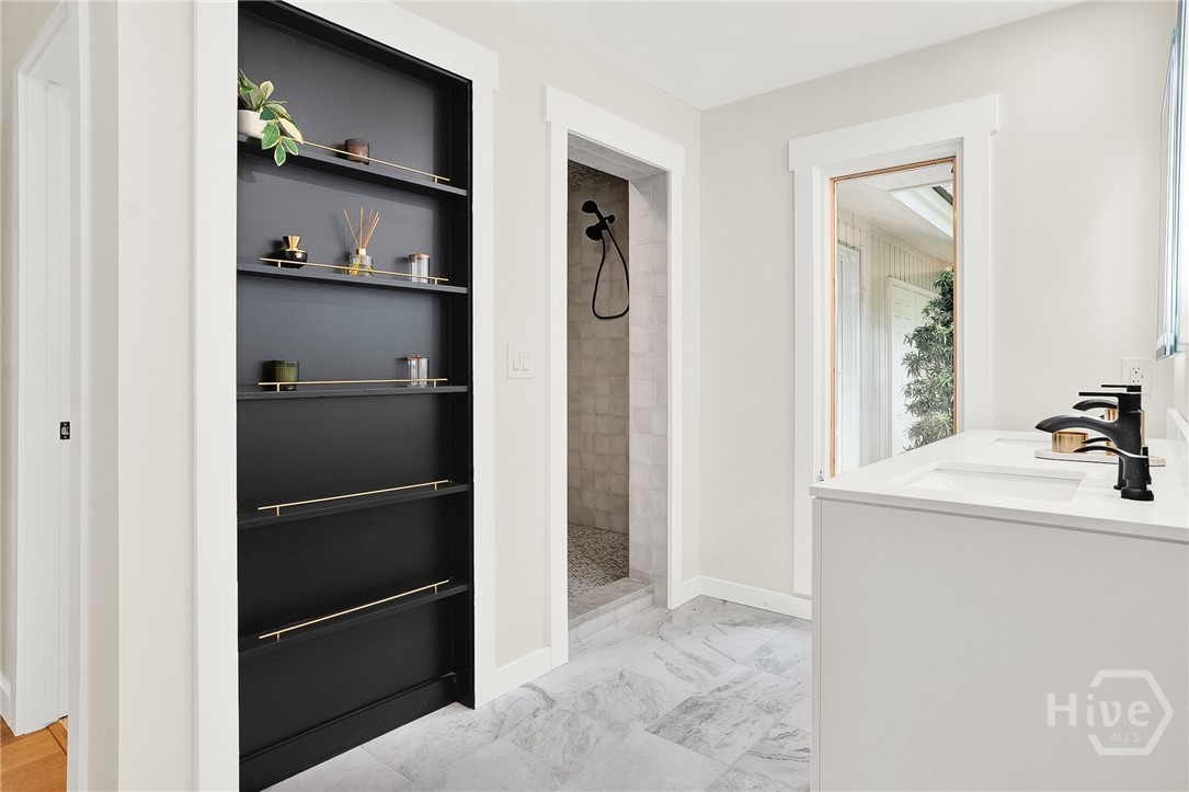 138 Mercer Road Savannah, GA 31411 - Photo 12 of 26 Primary Bathroom