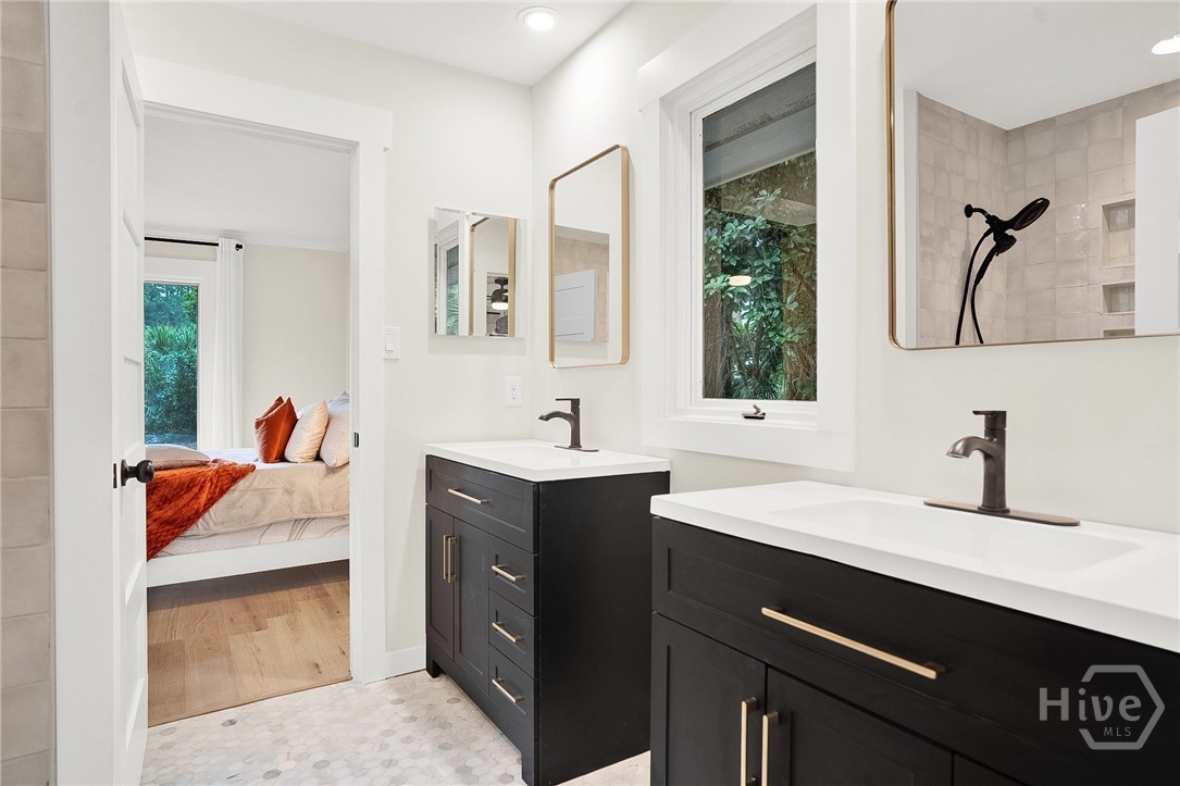 138 Mercer Road Savannah, GA 31411 - Photo 17 of 26 Bathroom 2