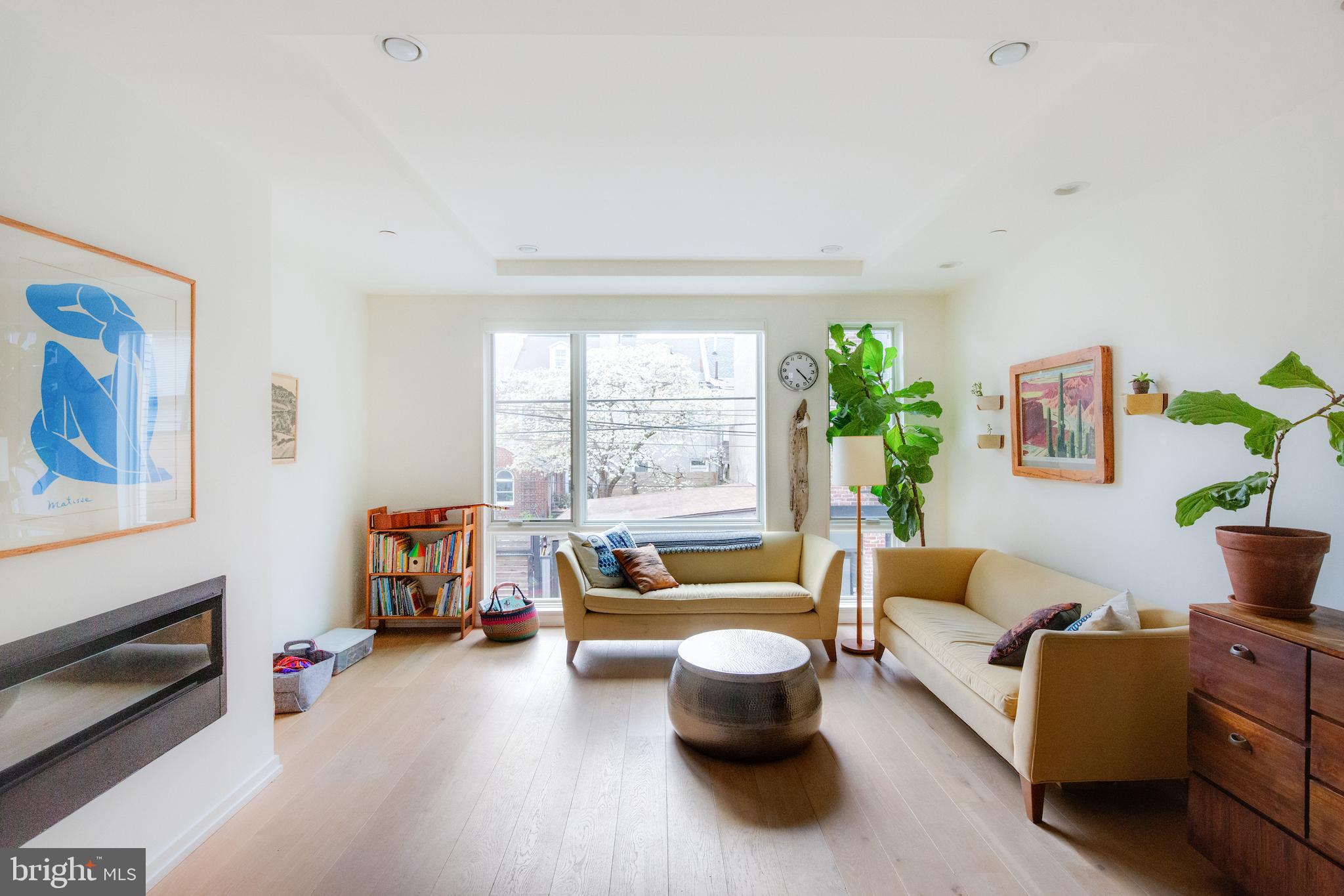 949 North Leithgow Street Philadelphia, PA 19123 - Photo 12 of 44