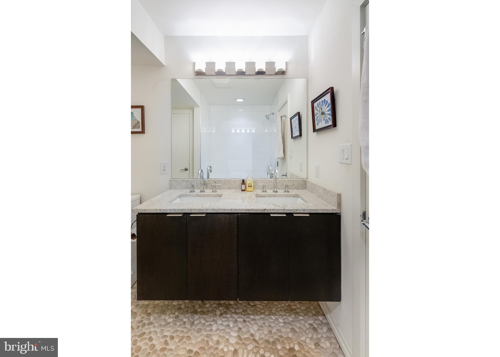 949 North Leithgow Street Philadelphia, PA 19123 - Photo 23 of 44