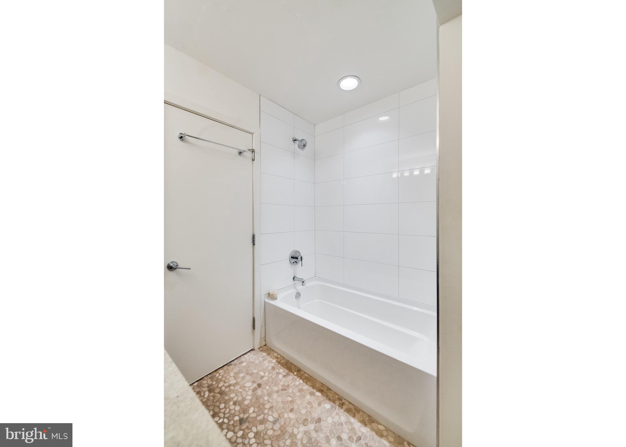 949 North Leithgow Street Philadelphia, PA 19123 - Photo 24 of 44