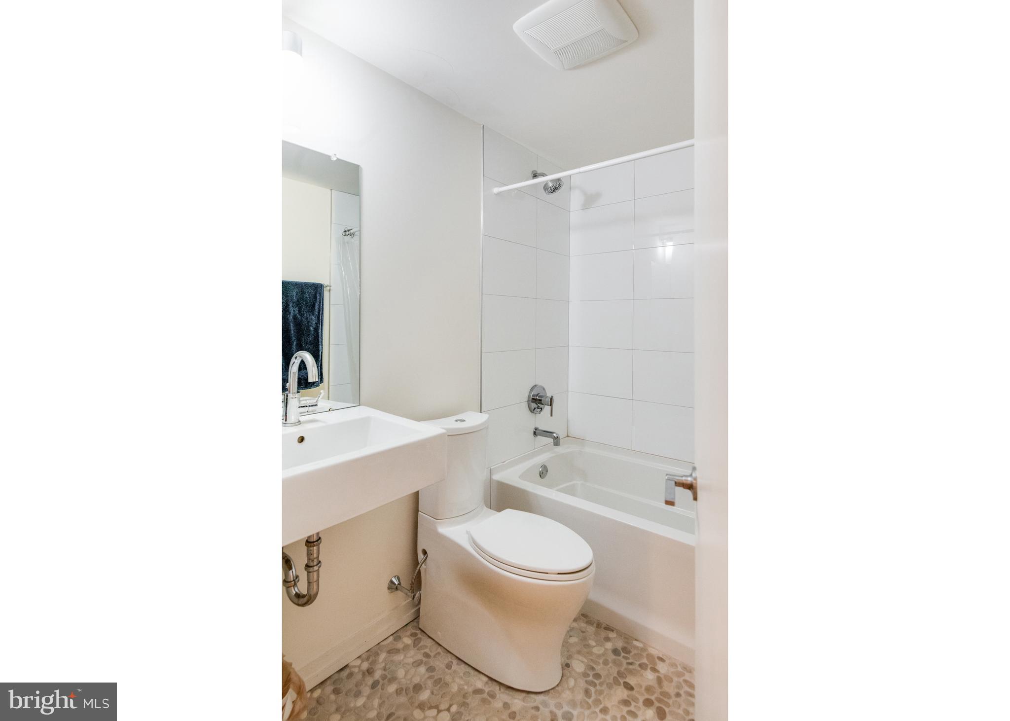 949 North Leithgow Street Philadelphia, PA 19123 - Photo 38 of 44