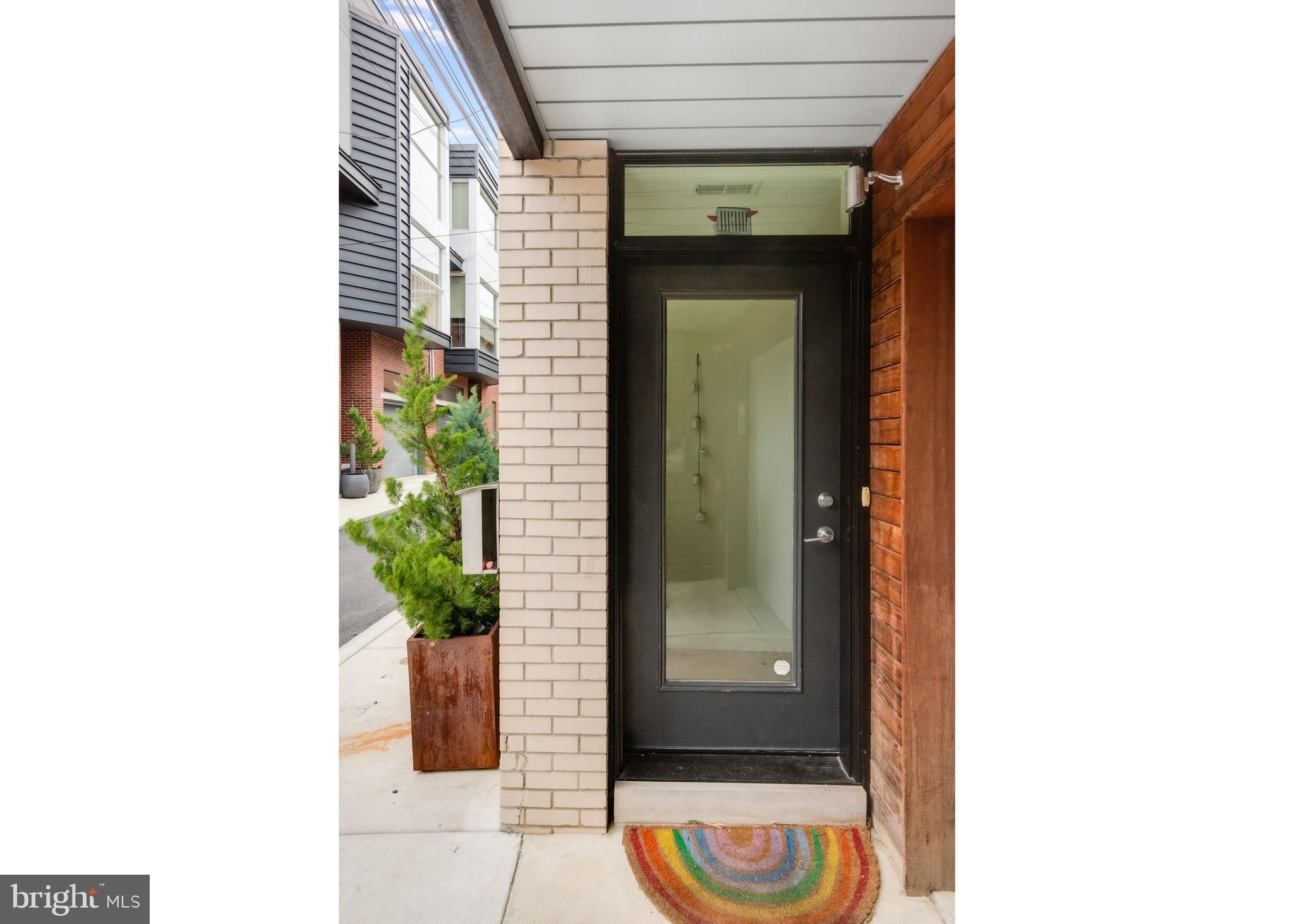 949 North Leithgow Street Philadelphia, PA 19123 - Photo 4 of 44