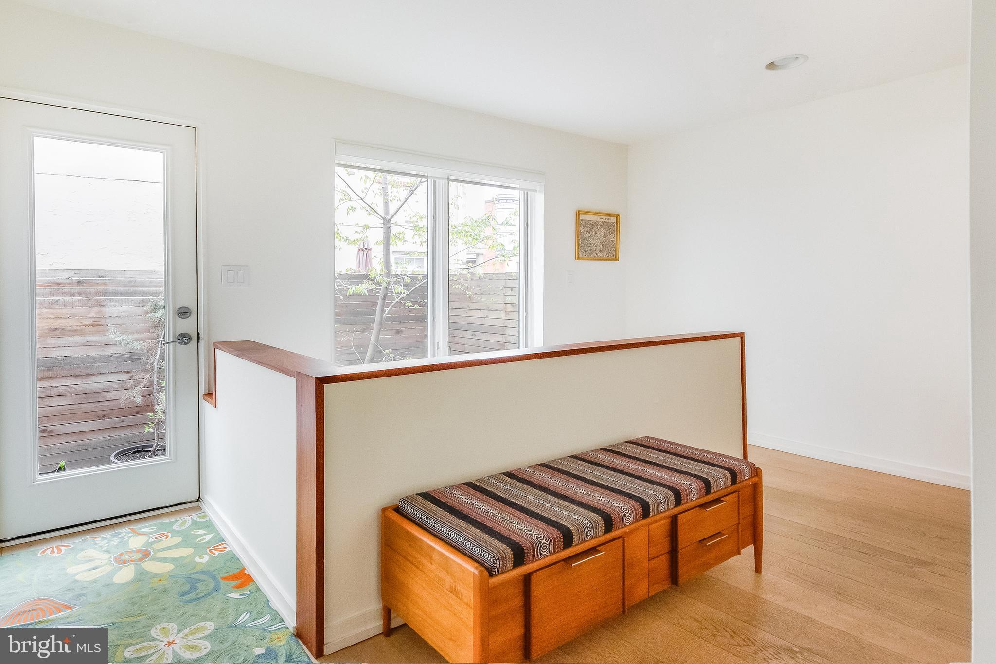 949 North Leithgow Street Philadelphia, PA 19123 - Photo 5 of 44