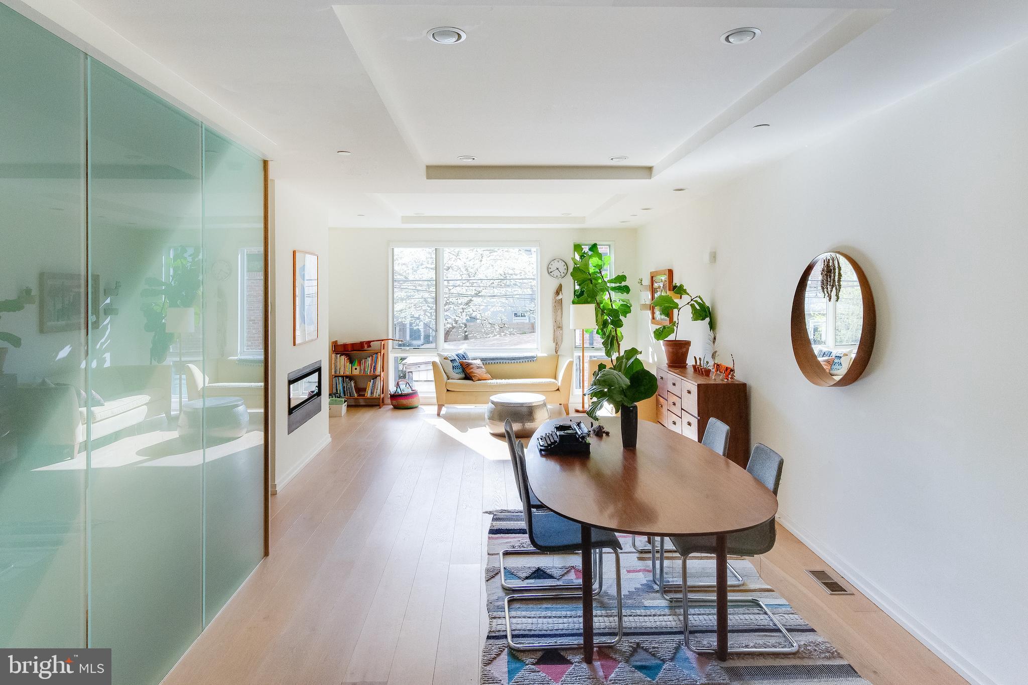 949 North Leithgow Street Philadelphia, PA 19123 - Photo 8 of 44