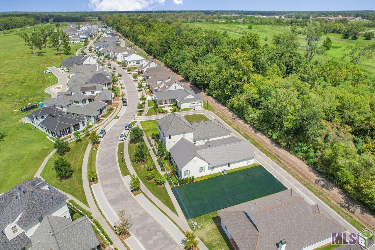 3240 Pointe-Marie Drive Baton Rouge, LA 70820 - Photo 1 of 16