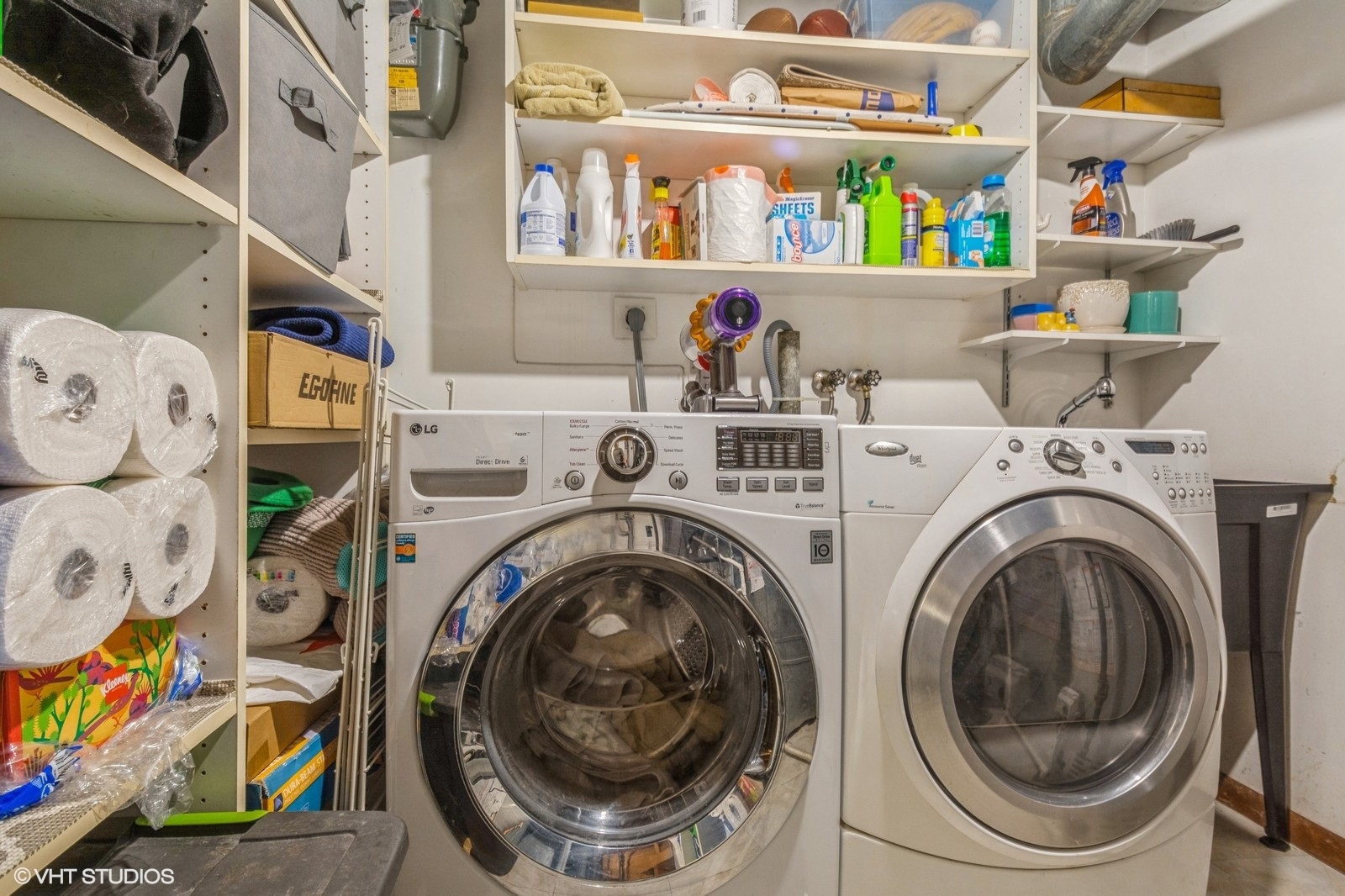 1045 West Altgeld Street, Unit A Chicago, IL 60614 - Photo 16 of 17 a utility room with dryer and washer