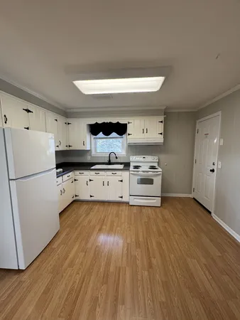 $1,200 | 929 Allen Road, Unit B, Nashville, TN 37214