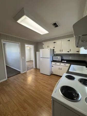 $1,200 | 929 Allen Road, Unit B, Nashville, TN 37214