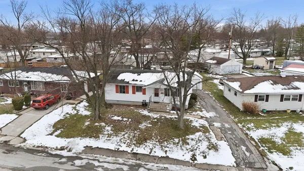 $184,900 | 412 Edgeknoll Lane, Fort Wayne, IN 46816