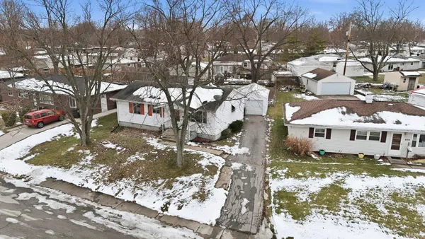 $184,900 | 412 Edgeknoll Lane, Fort Wayne, IN 46816