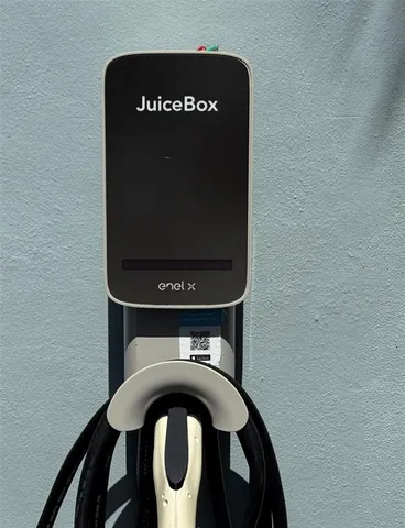 $4,200 | 3251 Northwest 65th Street, Fort Lauderdale, FL 33309