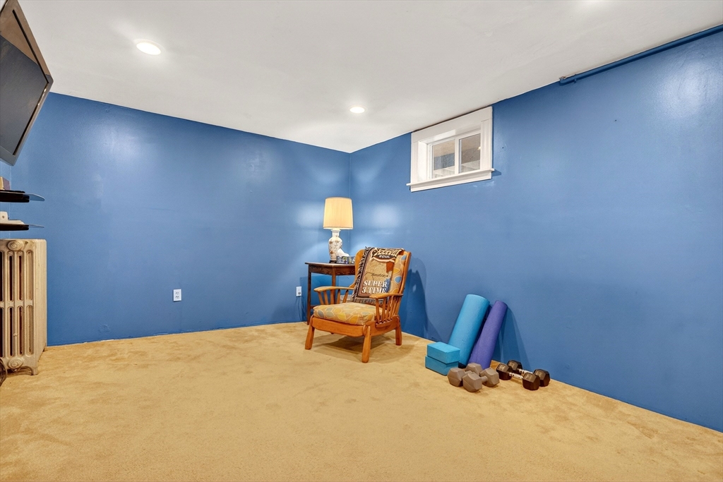49 Pond Street Westwood, MA 02090 - Photo 24 of 36 a workspace with furniture