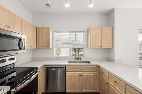 $339,900 | 7401 West Arrowhead Clubhouse Drive, Unit 2079, Glendale, AZ 85308