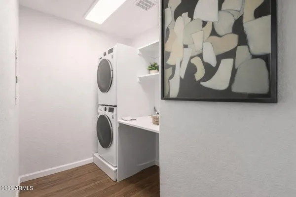 $339,900 | 7401 West Arrowhead Clubhouse Drive, Unit 2079, Glendale, AZ 85308