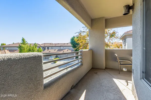 $339,900 | 7401 West Arrowhead Clubhouse Drive, Unit 2079, Glendale, AZ 85308