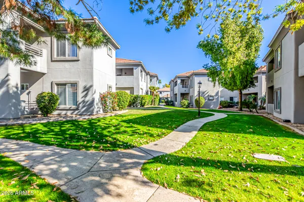 $339,900 | 7401 West Arrowhead Clubhouse Drive, Unit 2079, Glendale, AZ 85308