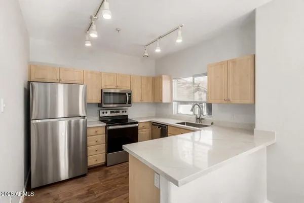 $339,900 | 7401 West Arrowhead Clubhouse Drive, Unit 2079, Glendale, AZ 85308